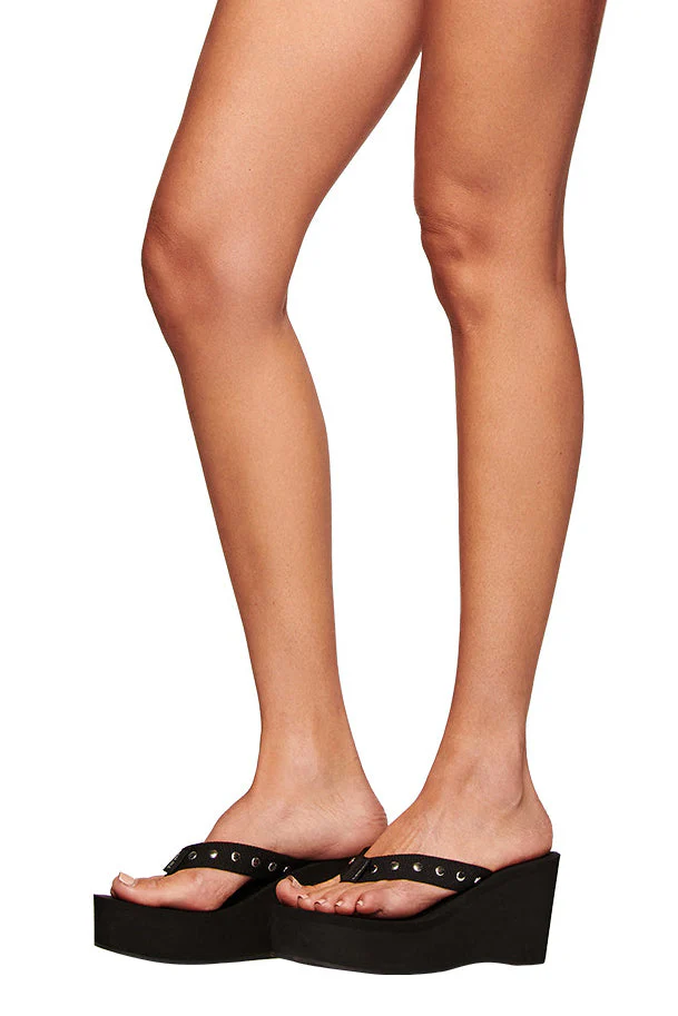 SHELBY STUDDED FLIP FLOP 2.0 - BLACK